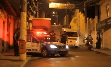 Dois jovens são executados por PMs da UPP no Complexo do Alemão