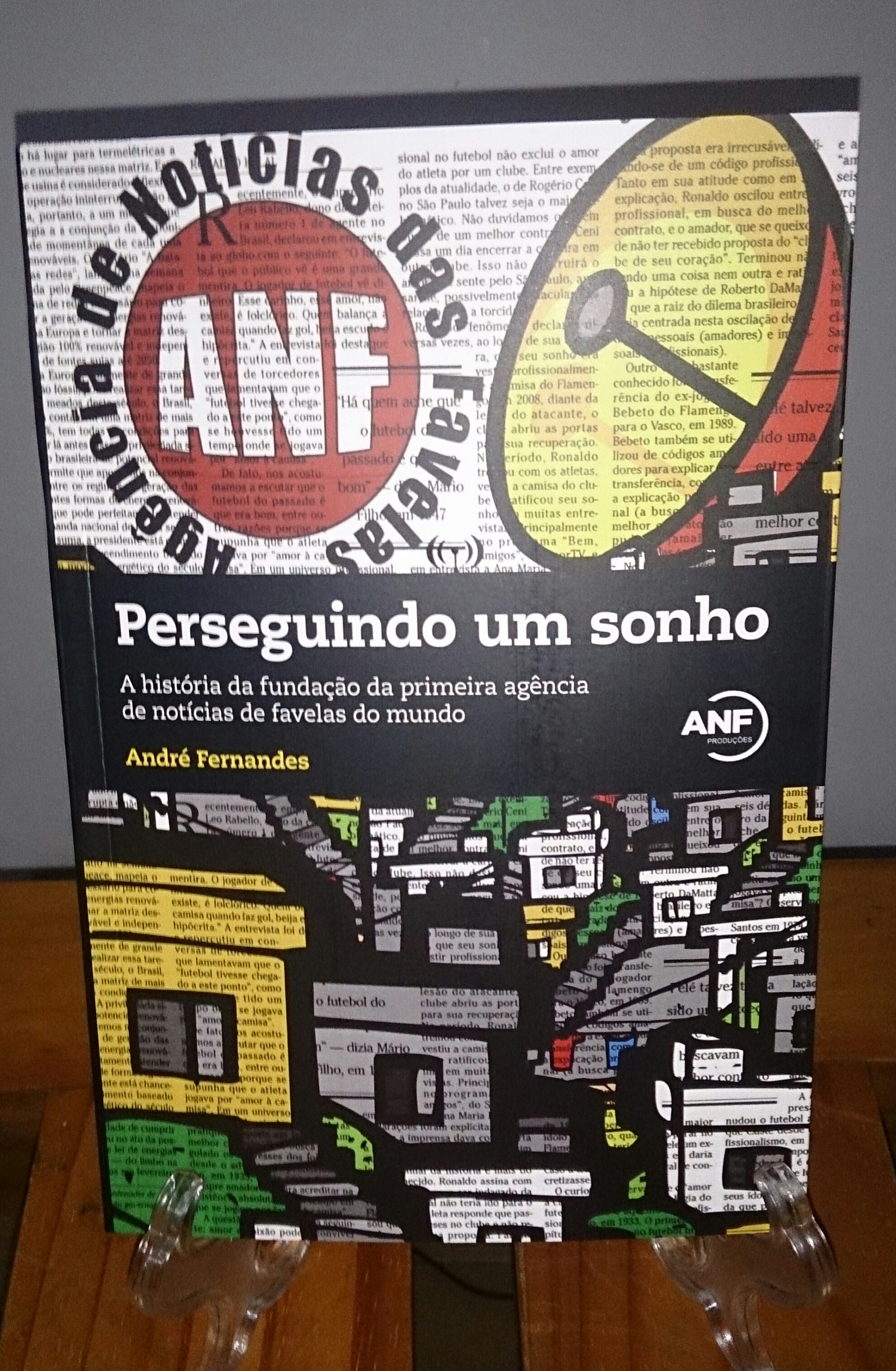 Lançamento do livro que conta a história da Agência de Notícias das Favelas