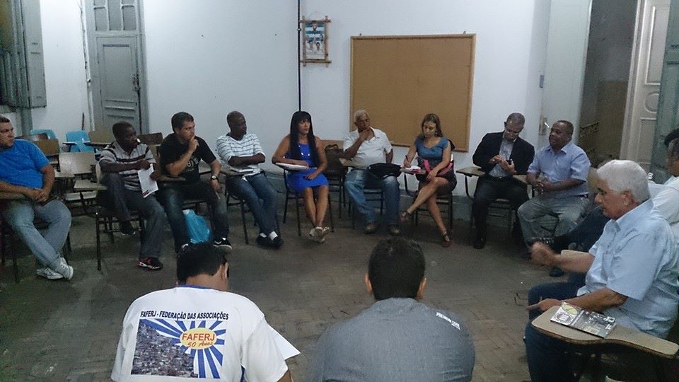 Líderes de favelas discutem sobre UPP