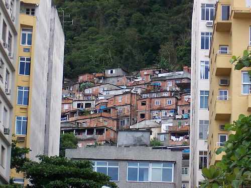 A eterna luta das favelas na questão fundiária