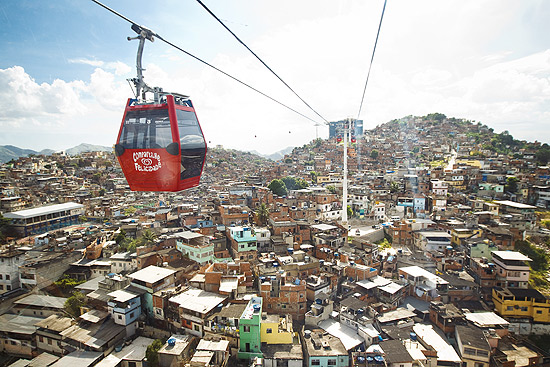 Teleférico do Alemão é suspenso por seis meses