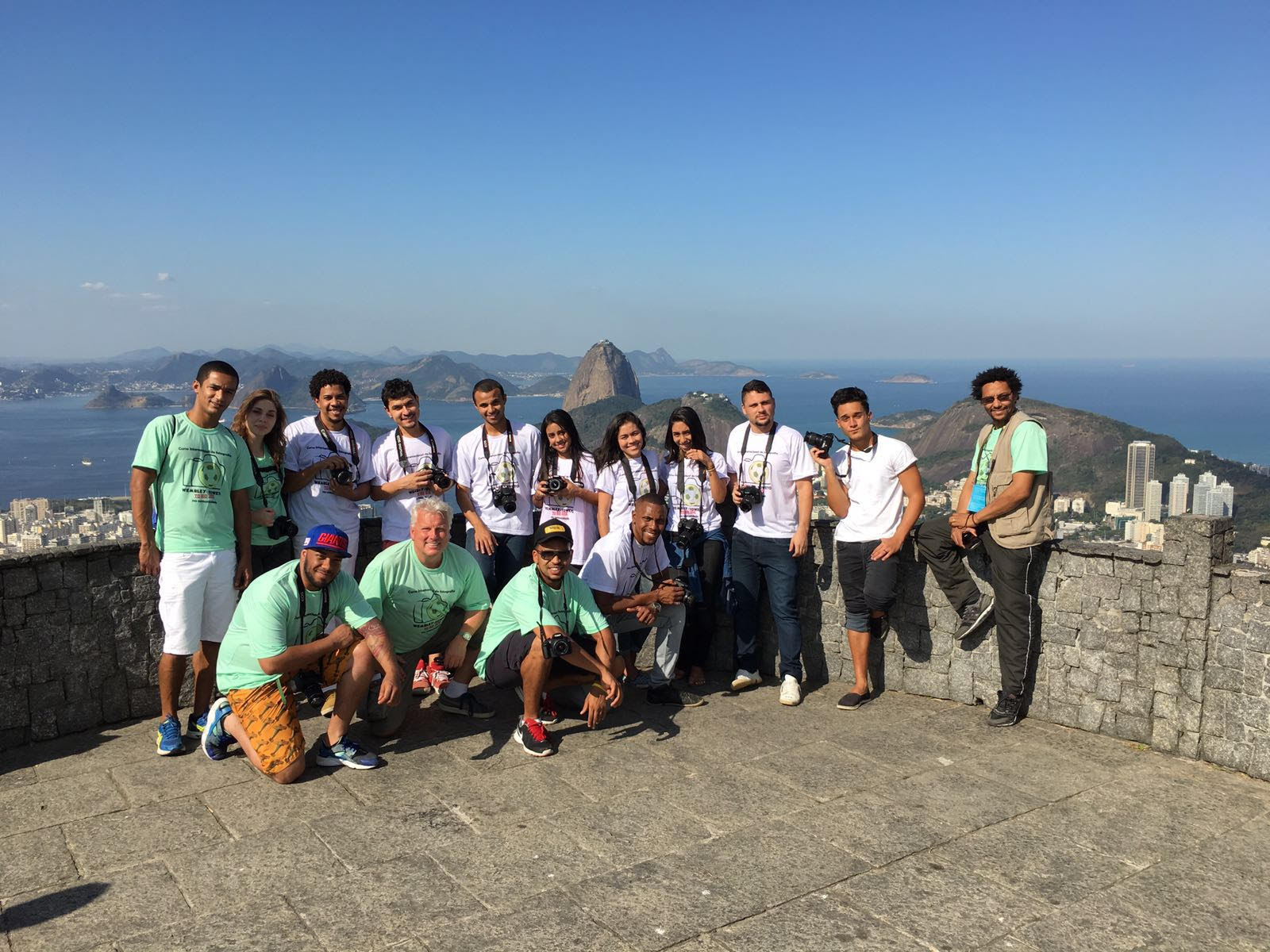 Jovens do Morro do Turano registram em foto os impactos das Olimpíadas no Rio