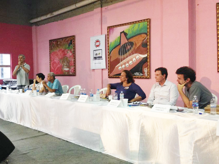 Com casa cheia, candidatos à prefeitura participam de encontro com a favela