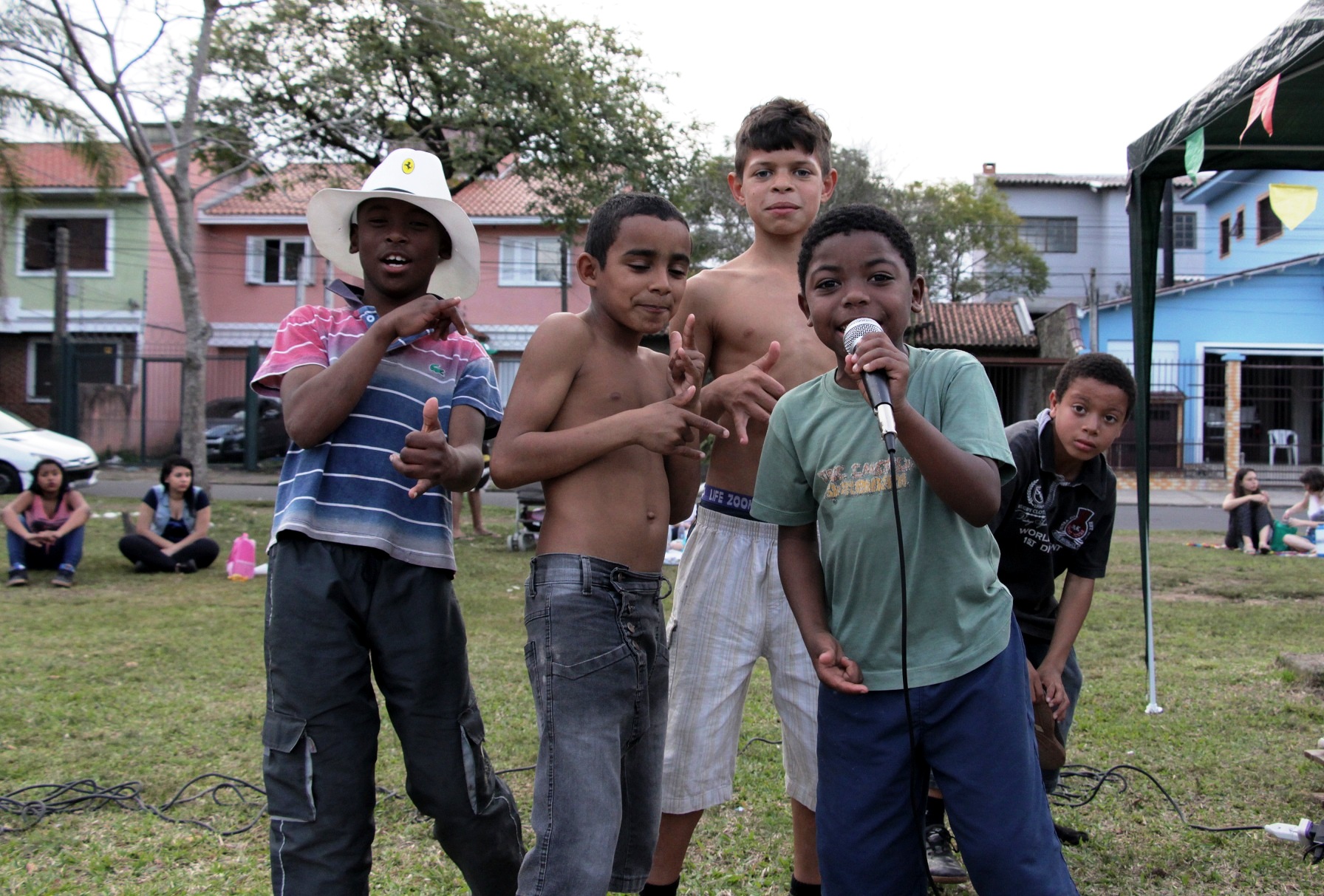 Porto Alegre (RS): no mês das crianças, poesia no bairro Sarandi