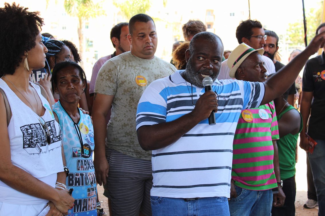 Líderes de favela se reúnem com Freixo em Manguinhos; veja fotos