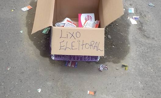 Morador do Jacarezinho usa do bom senso contra o lixo eleitoral