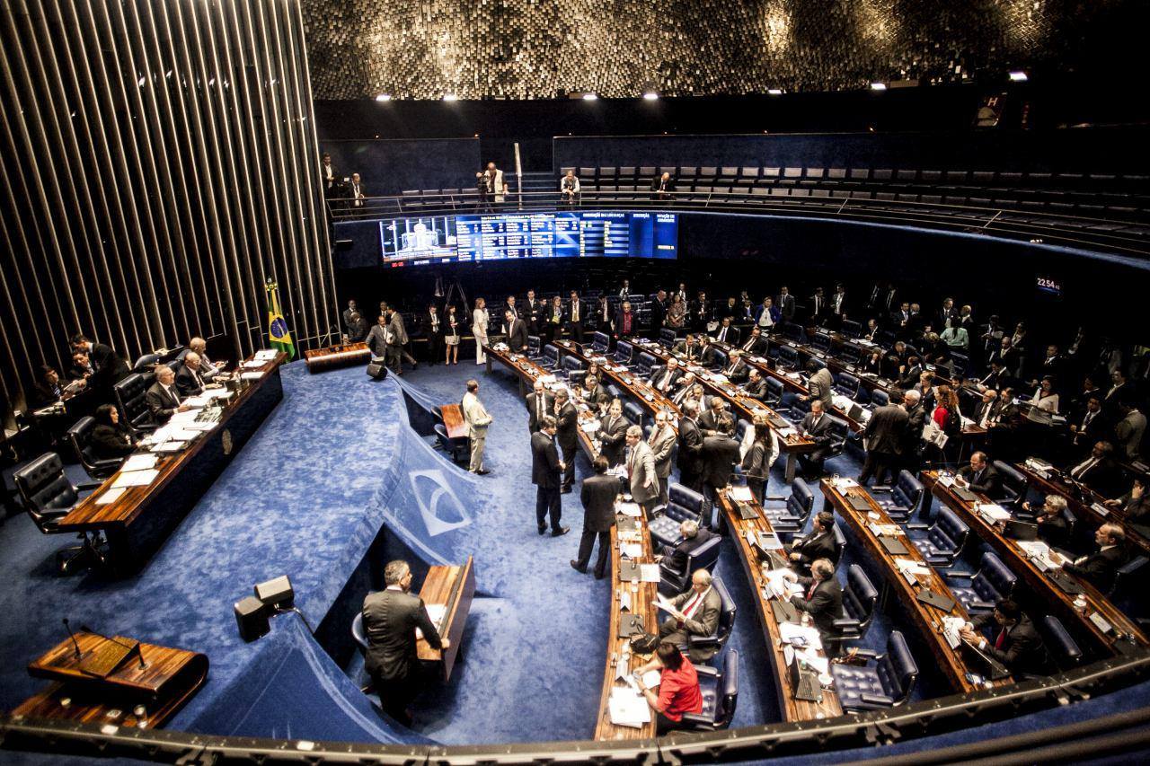 PEC 55 é aprovada no Senado em primeira votação