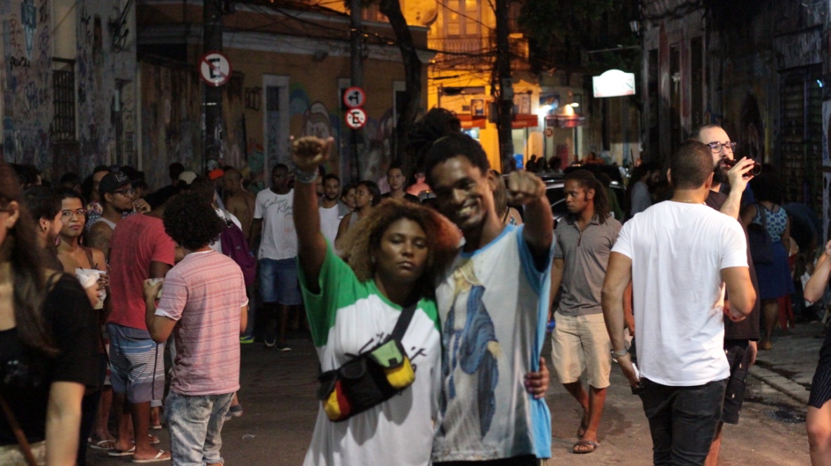 Rua Joaquim Silva resiste na cultura alternativa