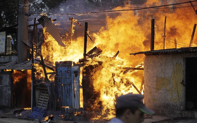 A verdade dos incêndios nas favelas de SP