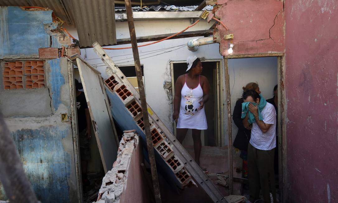 Brasil demolido (com a gente dentro)