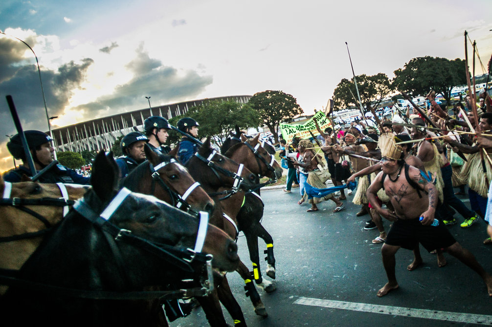 Deus mesmo, quando vier ao Brasil, que venha armado