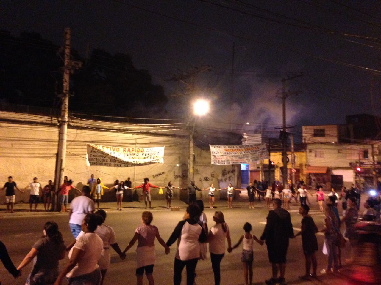 Jacarezinho protesta contra a violência