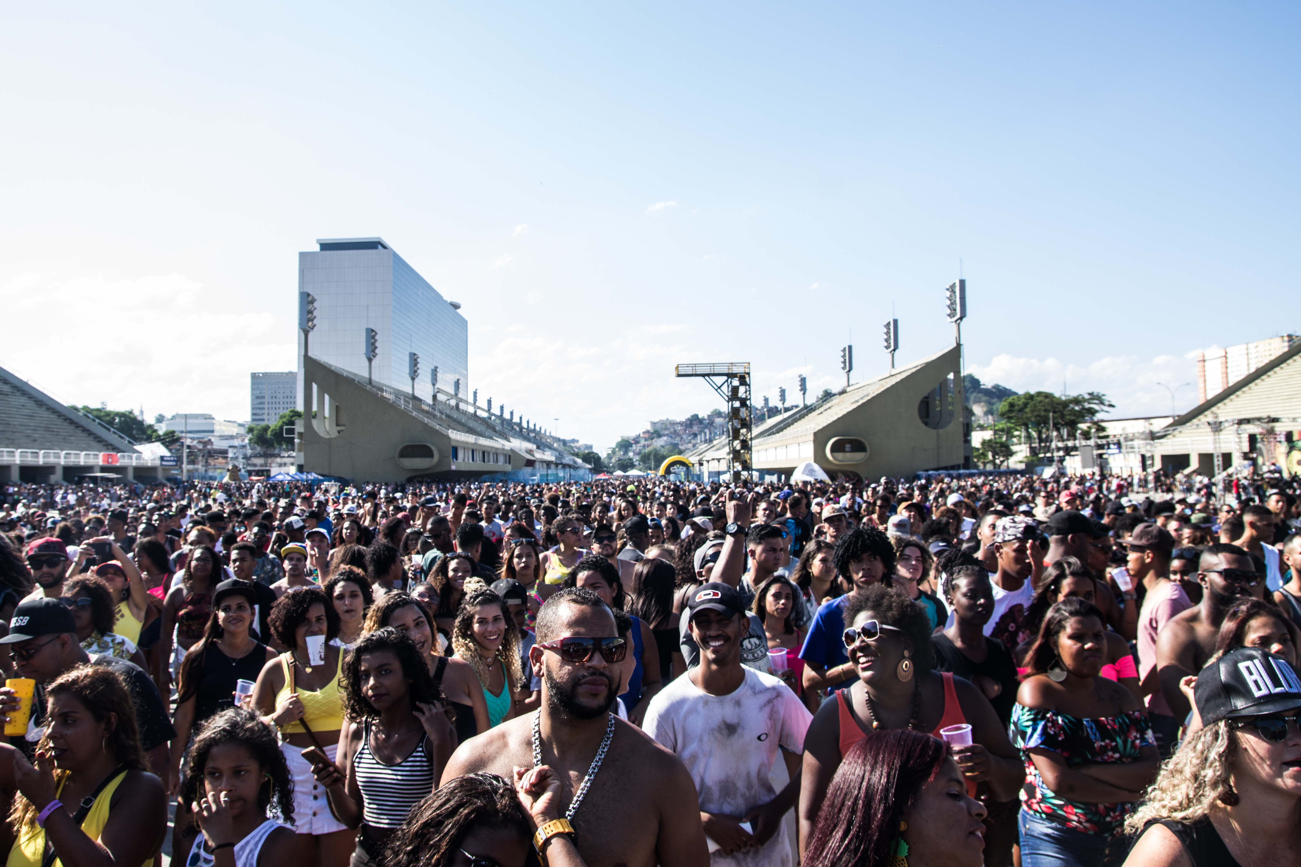 Rio Parada Funk reúne milhares de pessoas em 8 horas de bailes no  Sambódromo, Rio de Janeiro