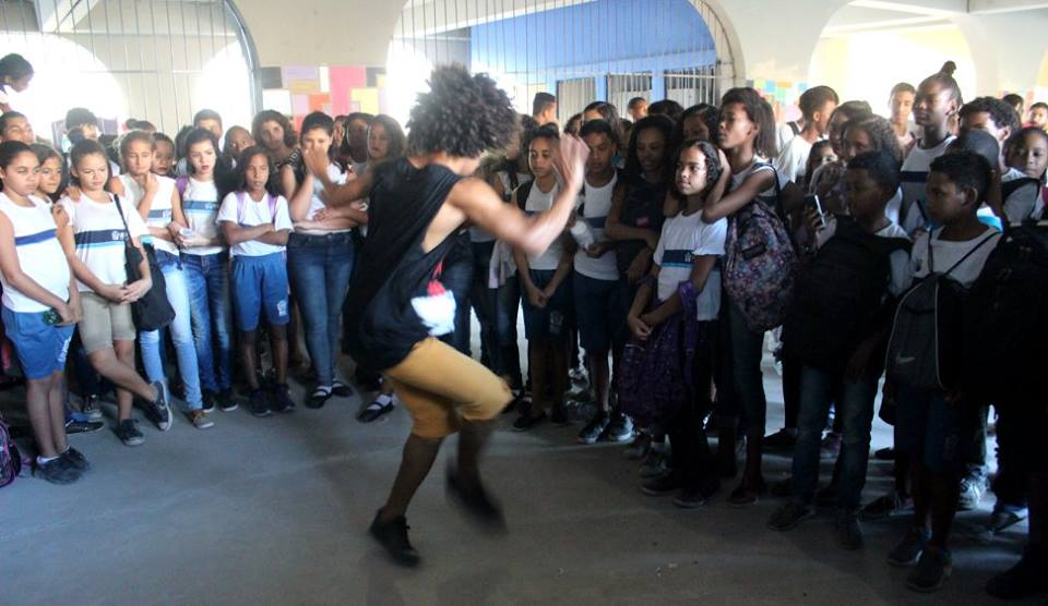 Polícia reprime evento cultural na Arena Dicró