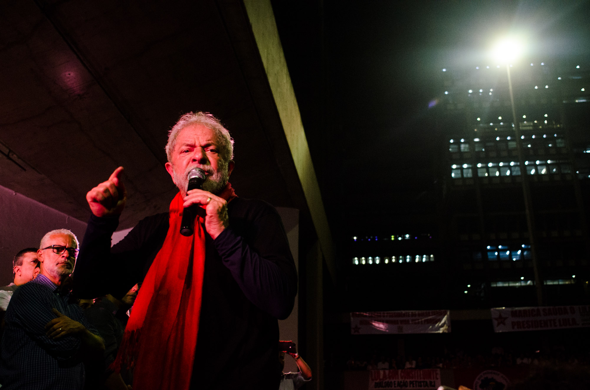 Na UERJ, Lula critica falta de investimentos em educação; veja fotos
