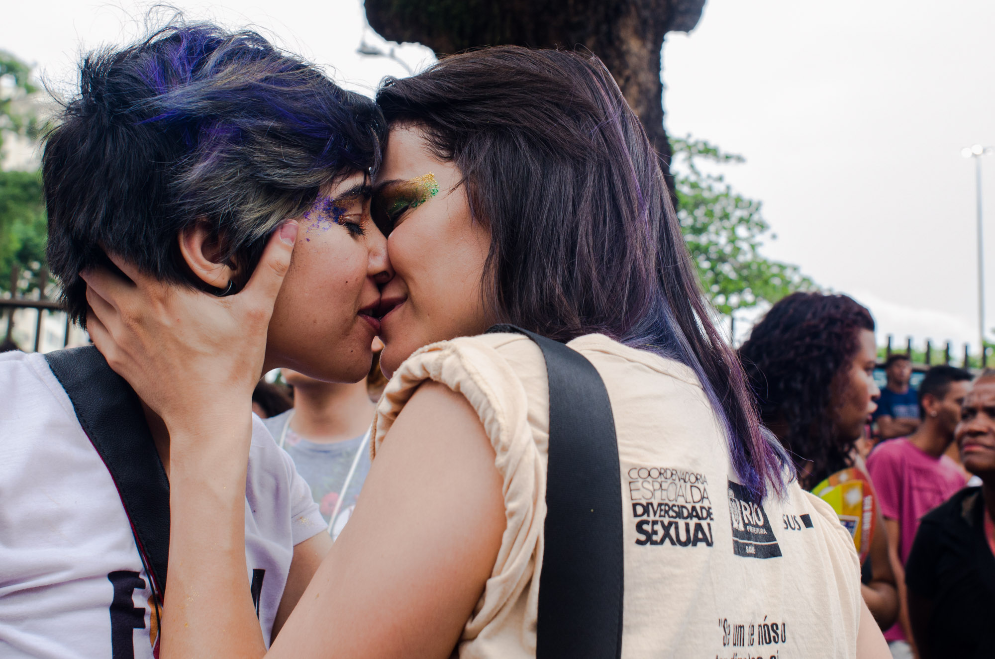 Parada LGBT colore ruas de Niterói; veja fotos