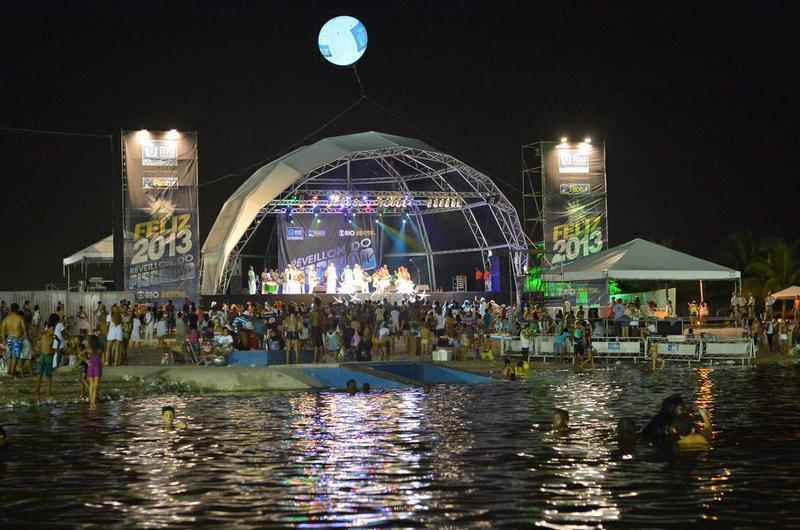 Em festa menor, samba é atração no Ano Novo do Piscinão de Ramos