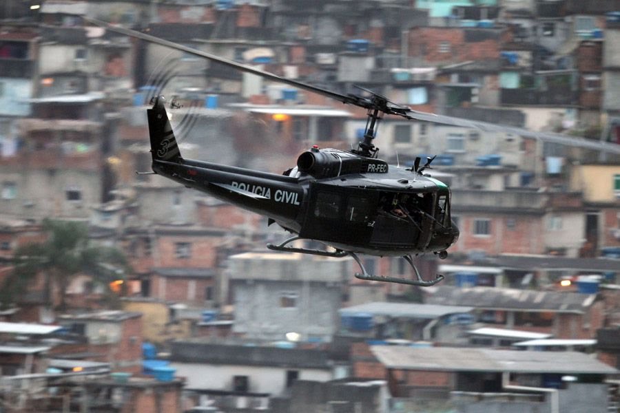 Na favela onde moro: sobre dinossauros e polícia