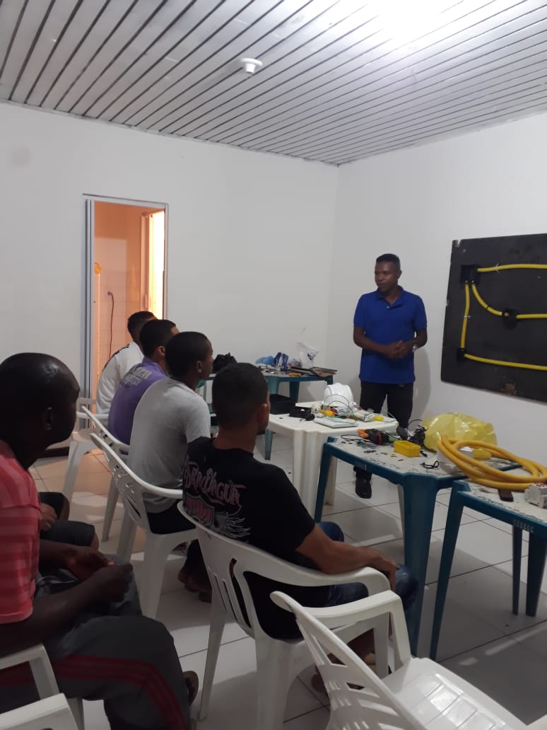 Curso gratuito de eletricidade básica em São Marcos