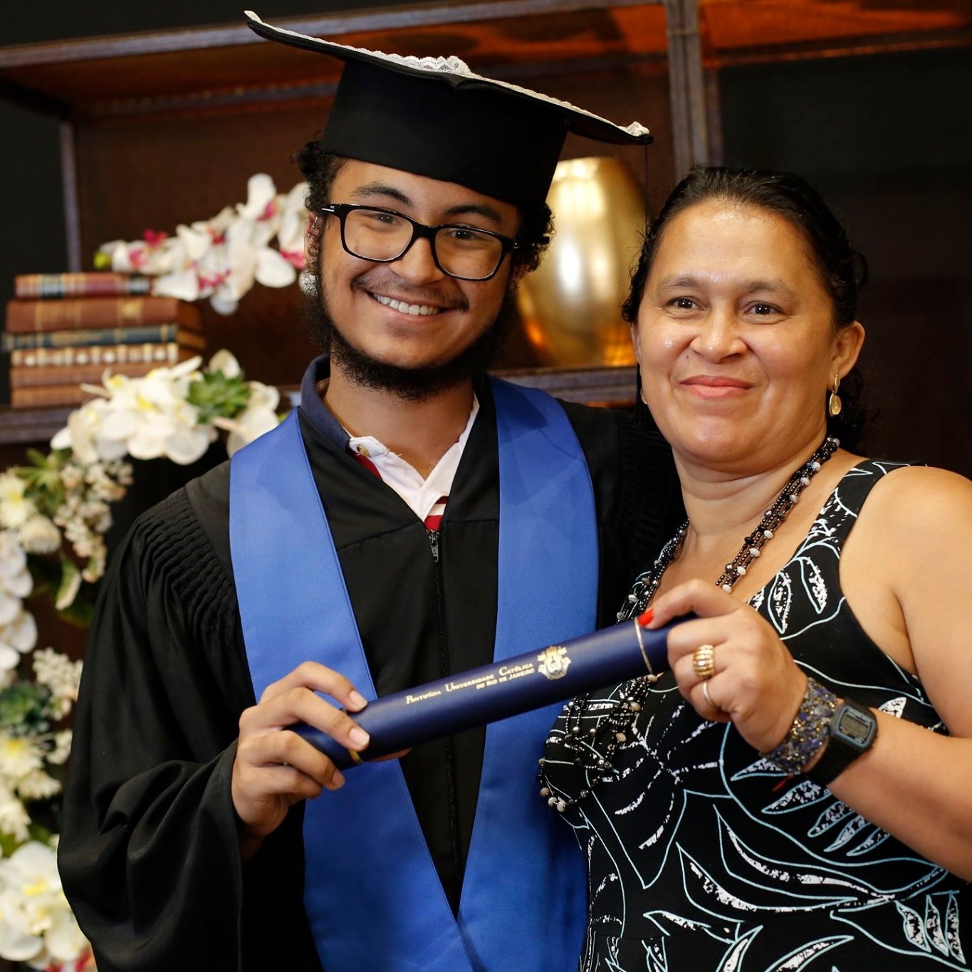 A trajetória de um jovem morador do Santa Marta na busca por um diploma