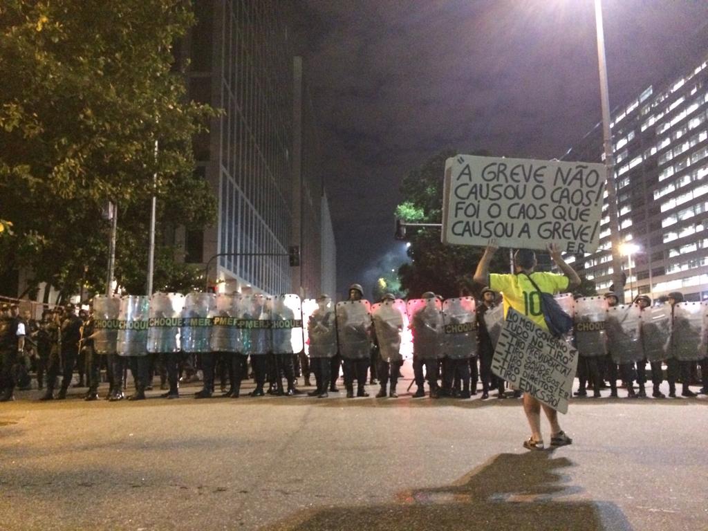 Greve geral, sua adesão e as críticas