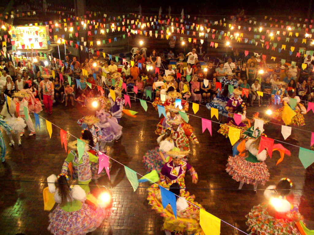 Junho é mês de festa!É mês de arraiá