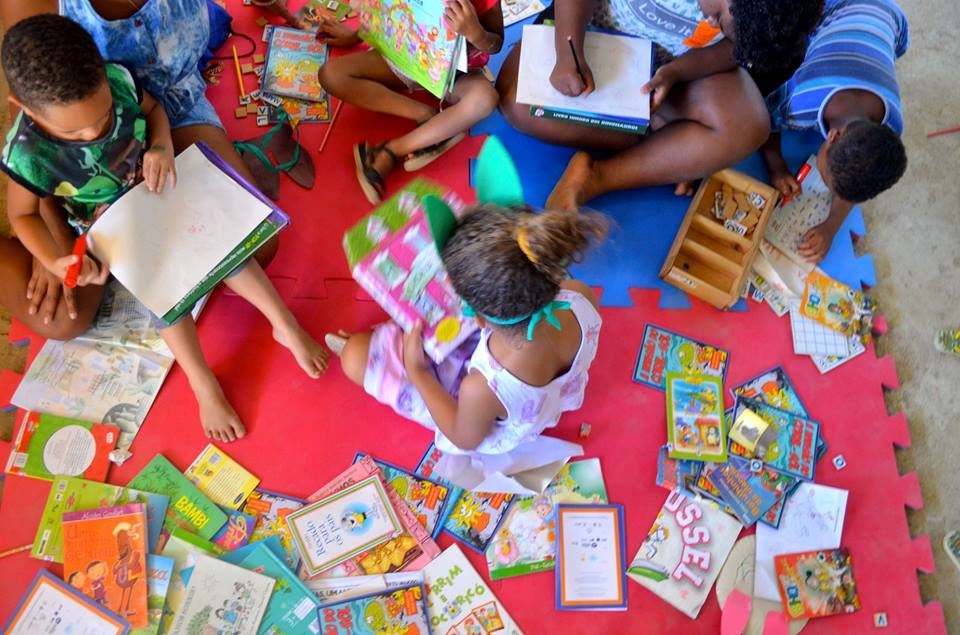 Educar+, uma fagulha de conhecimento para as crianças das favelas de Anchieta
