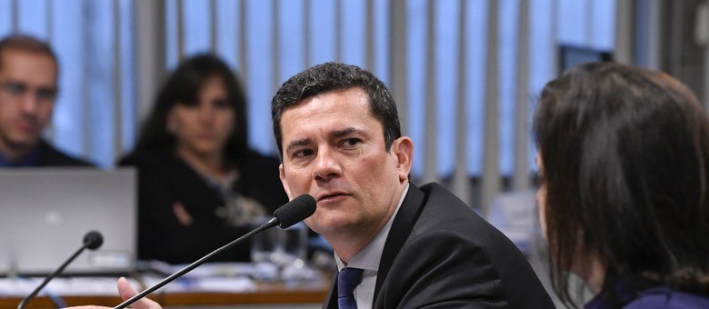 Moro deixa CCJ após ser chamado de “ladrão”