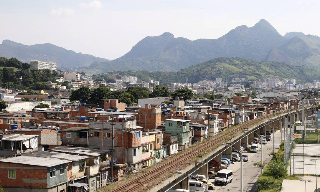 Onde fica a favela do Caju?