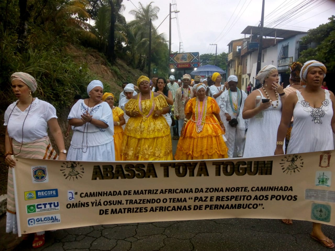 Terreiros de Recife promovem caminhada pelo respeito aos povos de matriz africana