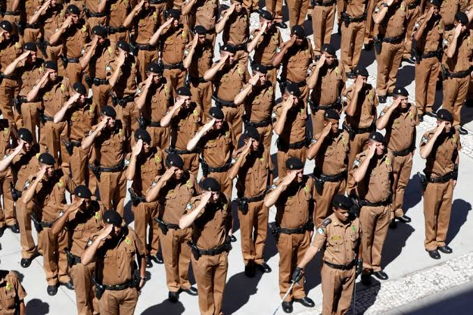 Polícia Militar desfila com nova padronização de uniforme e viatura