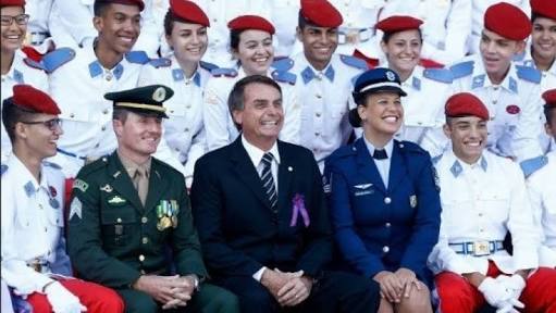 Escolas Cívico-Militares são um retrocesso para educação e para democracia