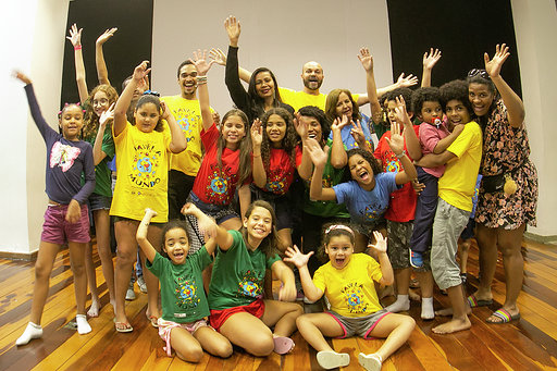 Colônias de férias gratuitas garantem diversão para crianças de favelas do Rio