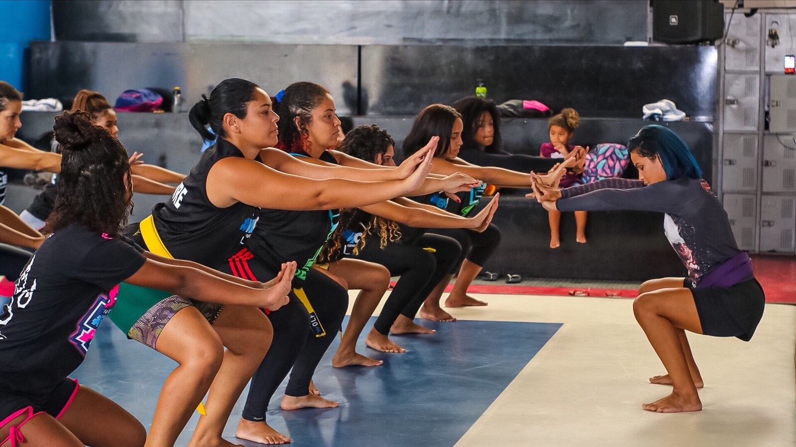 Na Baixada, encontro comemora Dia da Mulher com aulas de defesa pessoal e atividades gratuitas