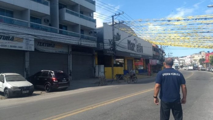 Comércio é fechado em Rio das Pedras