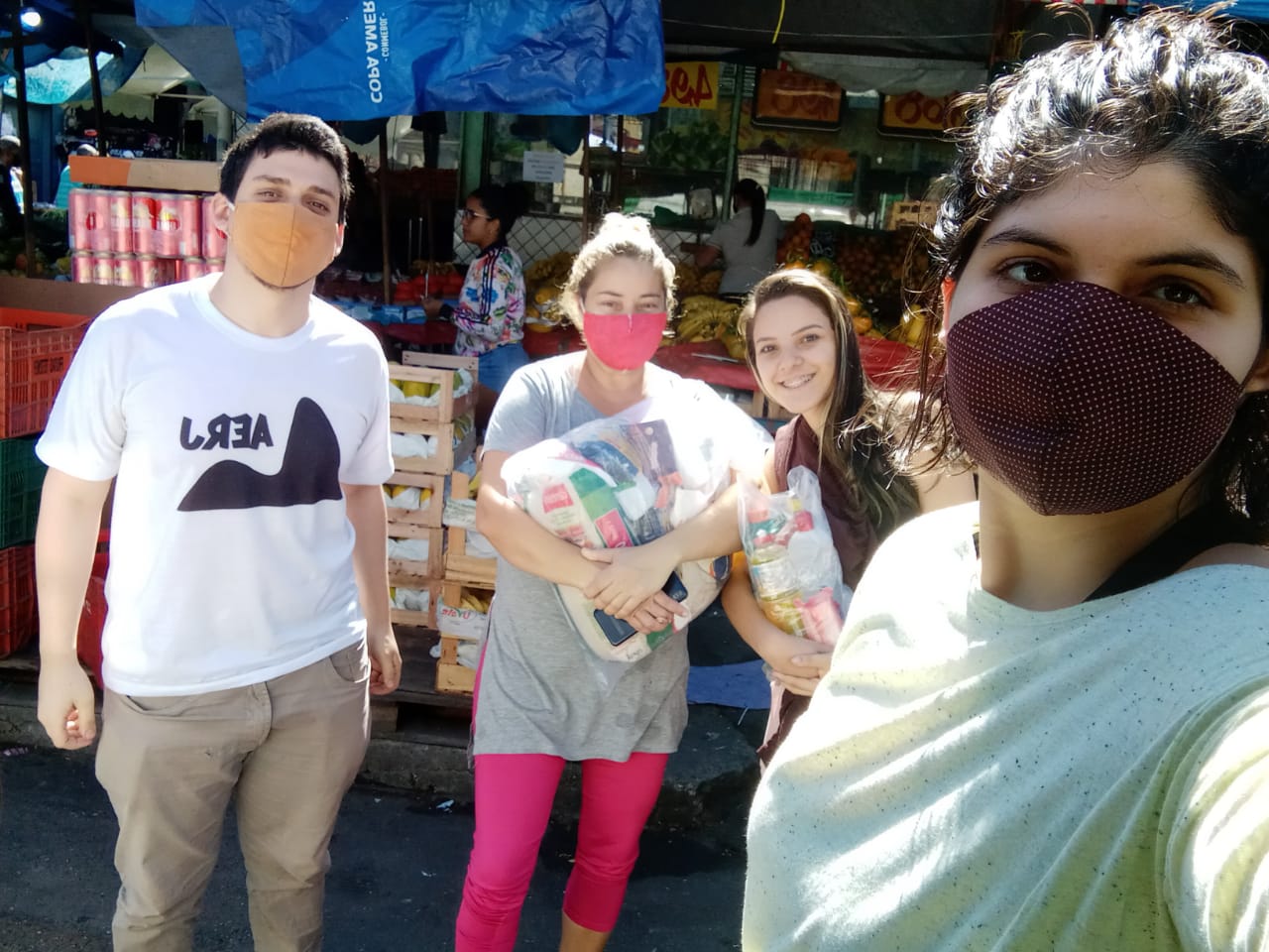 Grêmios estudantis se juntam no Projeto Merenda Solidária para doações no Rio