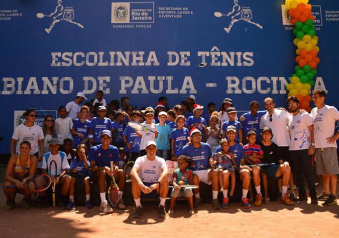 Escolinha de Tênis na Rocinha cria oportunidade para jovens talentos
