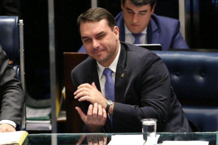 flavio-bolsonaro-73d33583d566b4eb995aed362937de43