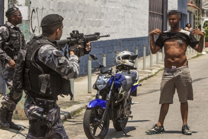Proibição do STF a operações nas favelas reduziu em 74% mortes por policiais