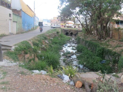 Prevenção à Covid-19 não é possível em favelas de Belo Horizonte