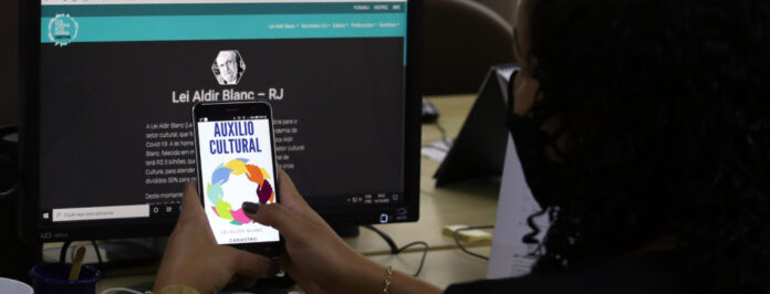 Governo do Estado do Rio lança aplicativo para ampliar e facilitar o acesso à renda emergencial da cultura previsto na Lei Aldir Blanc Governo do Estado do Rio lança aplicativo para ampliar e facilitar o acesso à renda emergencial da cultura previsto na Lei Aldir Blanc