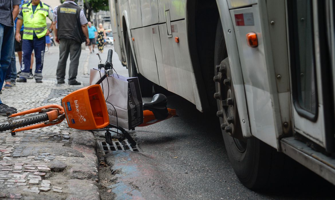 Pedestres, ciclistas e motociclistas somam quase 50% dos acidentes fatais em estradas do mundo, segundo OMS - Foto: Tomaz Silva/Agência Brasil