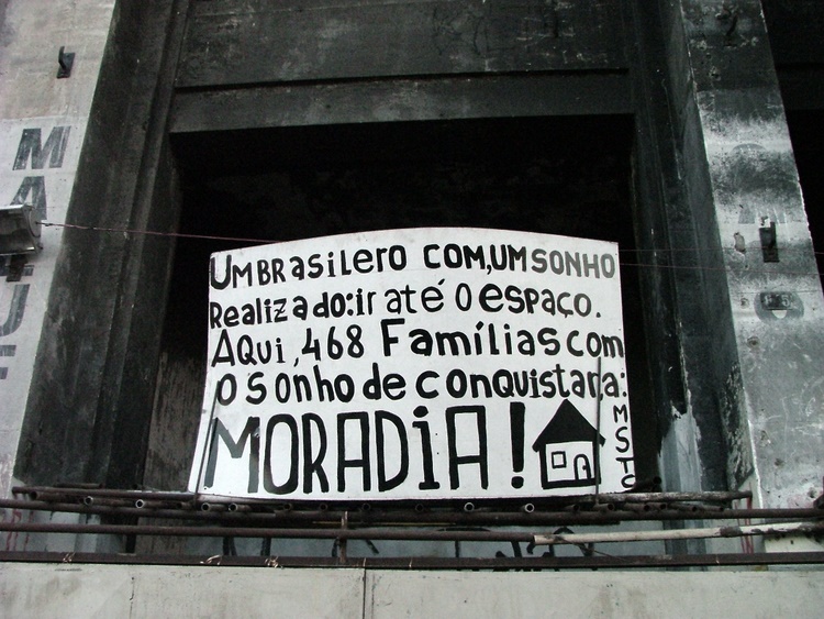 Direito à moradia ainda não é uma realidade nas favelas brasileiras