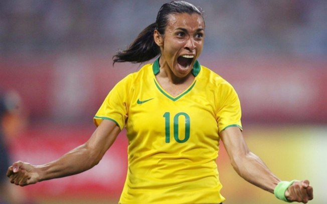 Marta responde a crítica de Bolsonaro após fala que desdenha futebol feminino