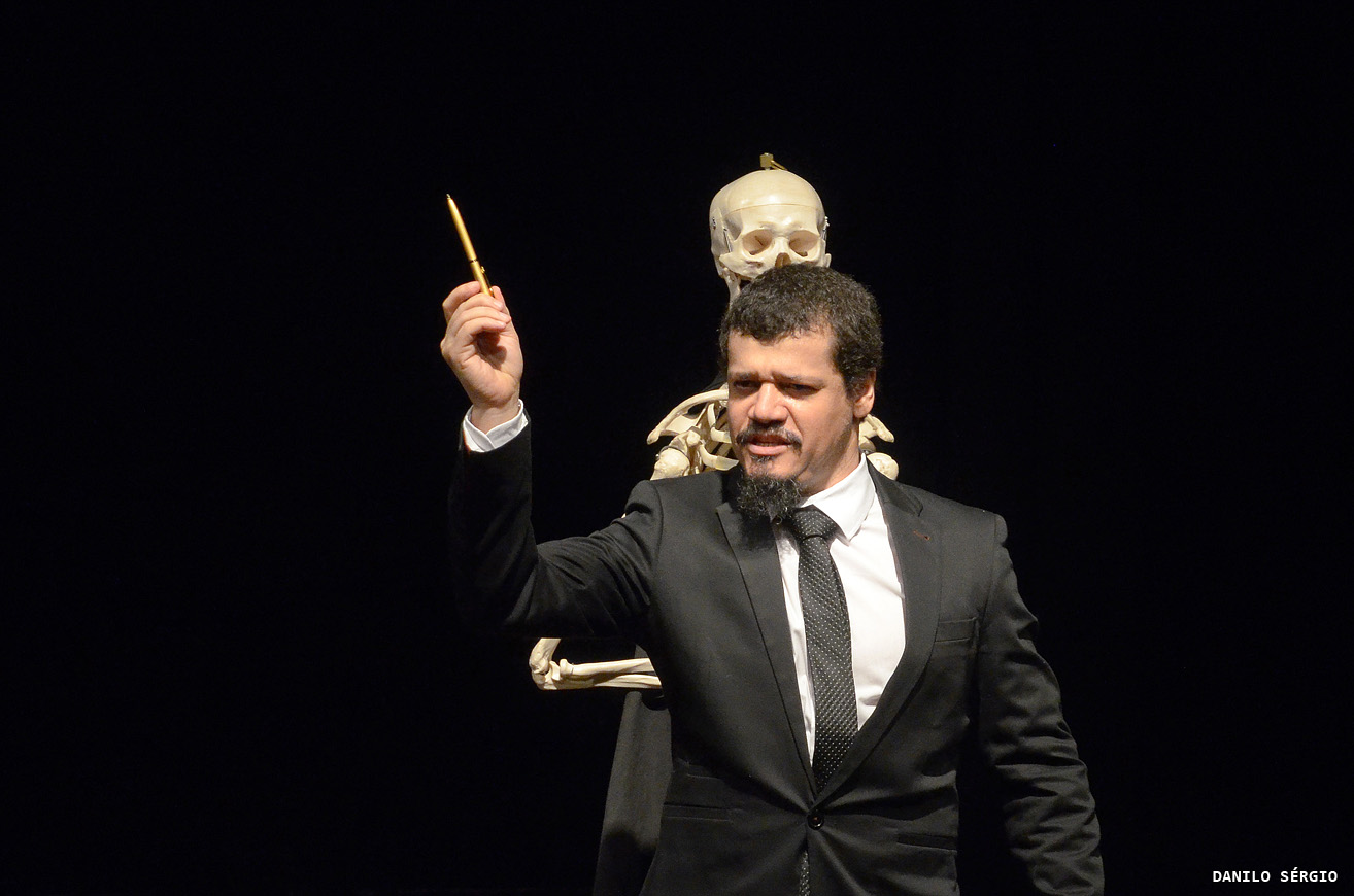 Espetáculo teatral Ricardo III promove entretenimento e acessibilidade na Baixada Fluminense