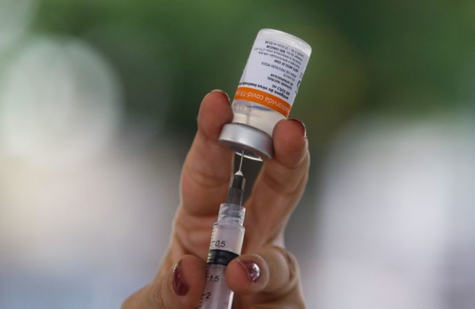 Consórcio de municípios divulga lista de prefeituras que já aderiram a compra de vacinas contra Covid-19