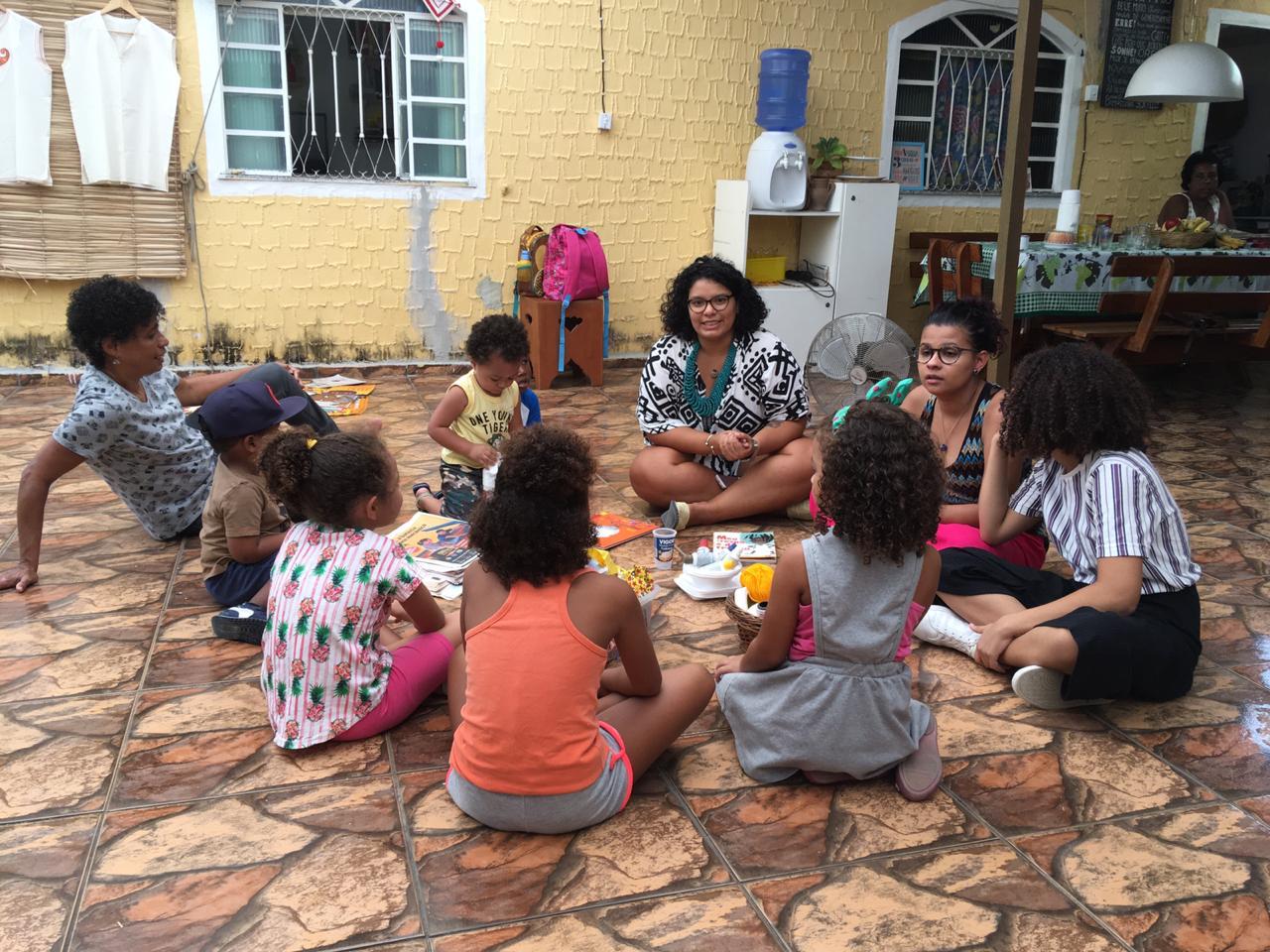 Compartilhando histórias negras pelo mundo traz literatura e afeto