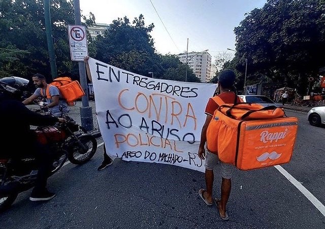 Entregadores de aplicativos do Rio de Janeiro exigem respeito