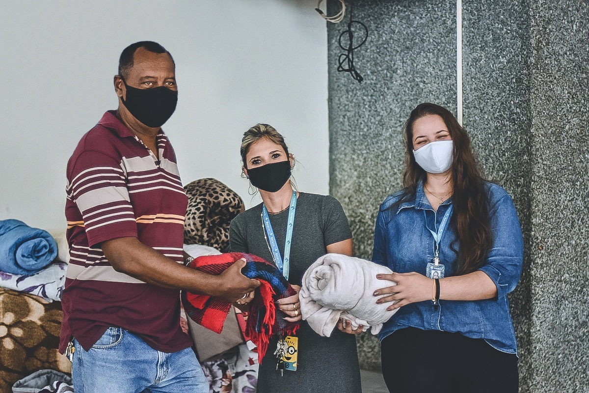 Moradores de Niterói e municípios adjacentes podem doar cobertores, mantas, lençóis, brinquedos e livros