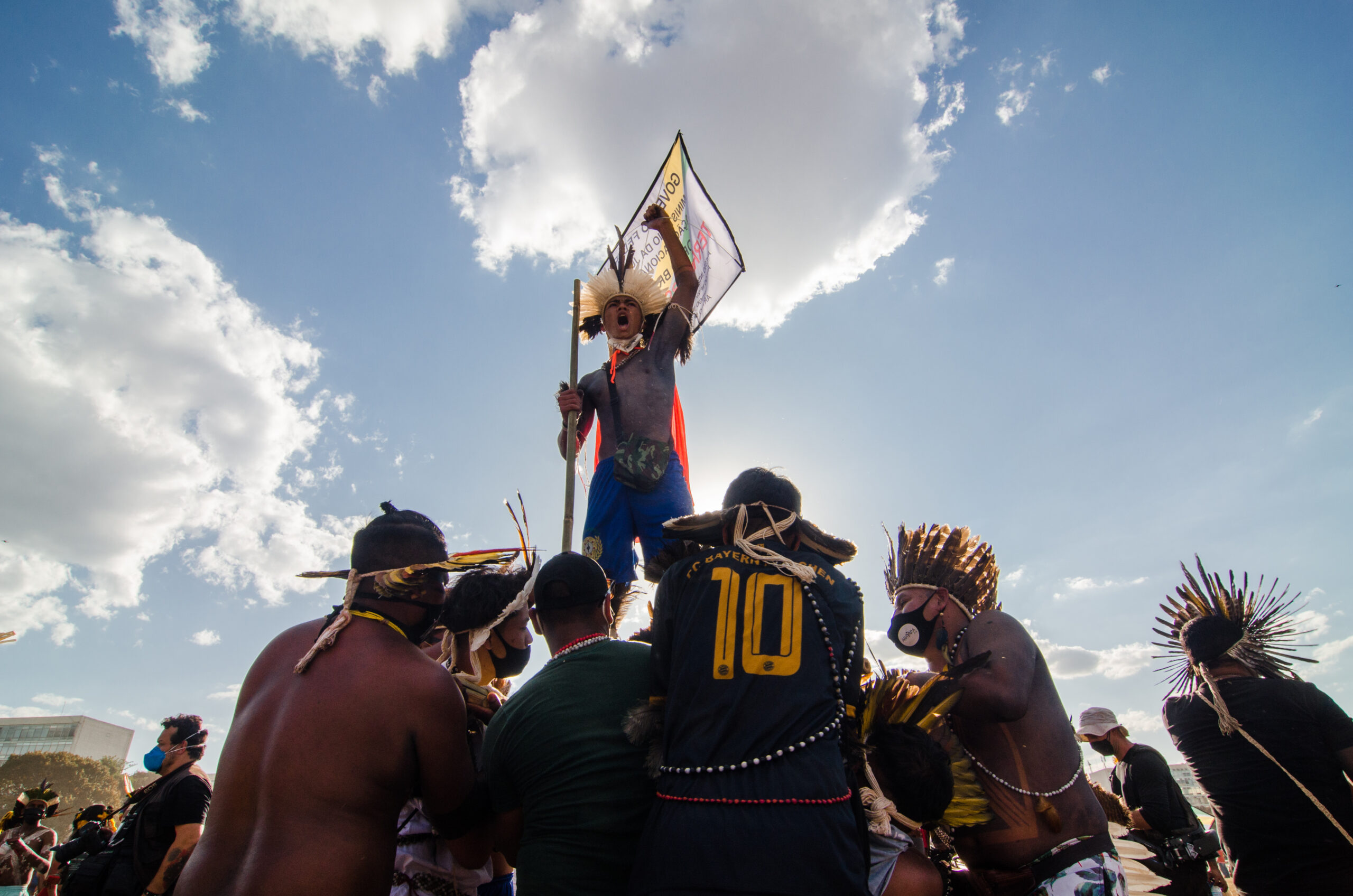 Acampamento Luta pela Vida organiza mais de 6 mil indígenas contra a PL490 em Brasília